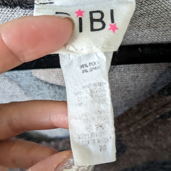 3 for $30 Bibi leopard sweater - Picture 3 of 3